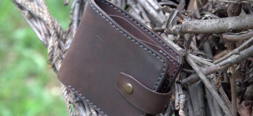 vykrojka kozhanogo koshelka bifold s monetnicej ot blacksalt leather 42b50f2.jpg