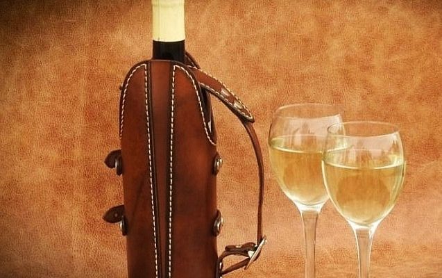 vykrojka kozhanyj derzhatel dlja butylki vina 05a7a1b.jpg